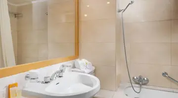 Athineon Hotel