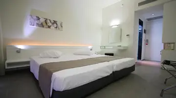 Atlantis Boutique Hotel (ex City Hotel)