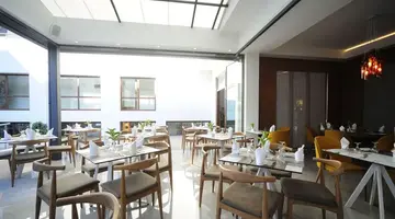 Atrium Ambiance Hotel