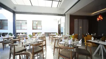 Atrium Ambiance