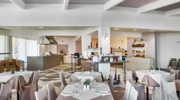 Atrium Hotel