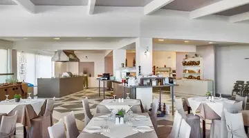 Atrium Hotel
