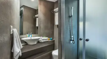 Atrium Hotel