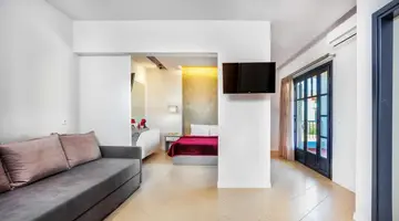Atrium Hotel