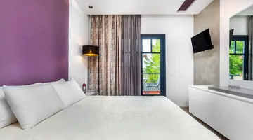 Atrium Hotel