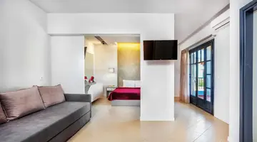 Atrium Hotel