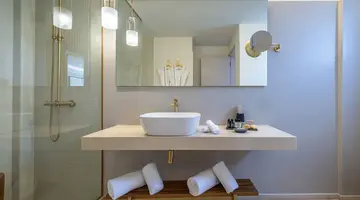 AULUS CHANIA, CURIO COLLECTION BY HILTON