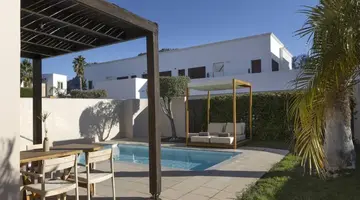 AULUS LINDOS RHODES CURIO COLLECTION BY HILTON