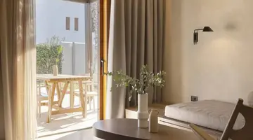 AULUS LINDOS RHODES CURIO COLLECTION BY HILTON