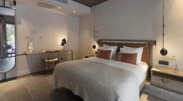 AULUS LINDOS RHODES CURIO COLLECTION BY HILTON