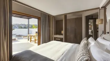 AULUS LINDOS RHODES CURIO COLLECTION BY HILTON