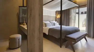 AULUS LINDOS RHODES CURIO COLLECTION BY HILTON