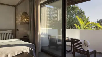AULUS LINDOS RHODES CURIO COLLECTION BY HILTON