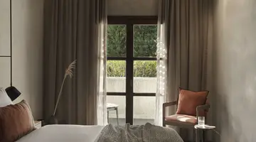 AULUS LINDOS RHODES CURIO COLLECTION BY HILTON