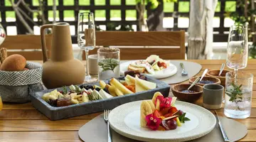 AULUS LINDOS RHODES CURIO COLLECTION BY HILTON
