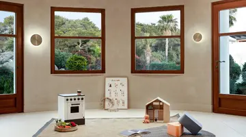 Aulus Rhodes, Curio Collection by Hilton