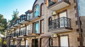 Aura Hotel