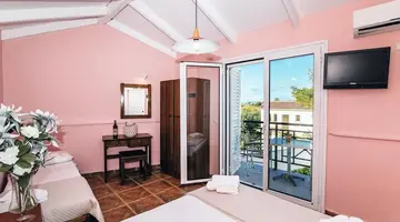 Aura Hotel