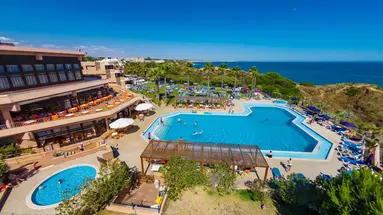 Auramar Beach Resort