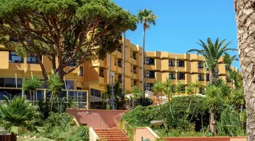 Auramar Beach Resort