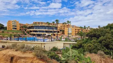 Auramar Beach Resort