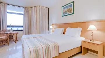 Auramar Beach Resort