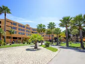 Auramar Beach Resort