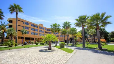 Auramar Beach Resort