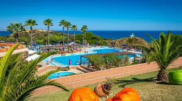 Auramar Beach Resort