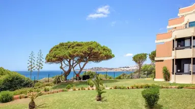 Auramar Beach Resort