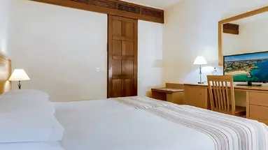 Auramar Beach Resort