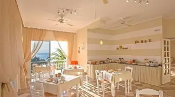 Aurora Beach Hotel