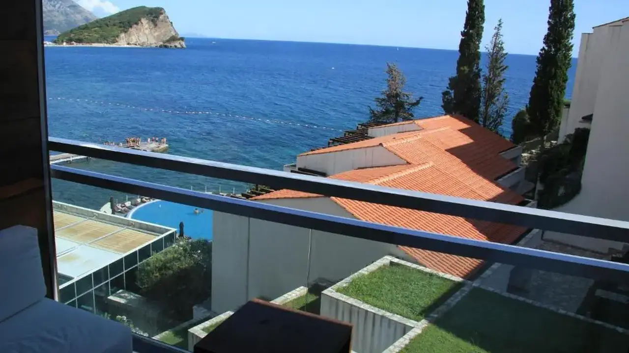 AVALA RESORT & VILLAS HOTEL