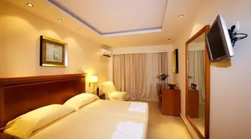 AVALON HOTEL (Adults Only)