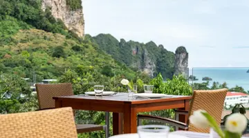 AVANI AO NANG CLIFF KRABI RESORT