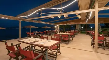 Avantis Suites Hotel