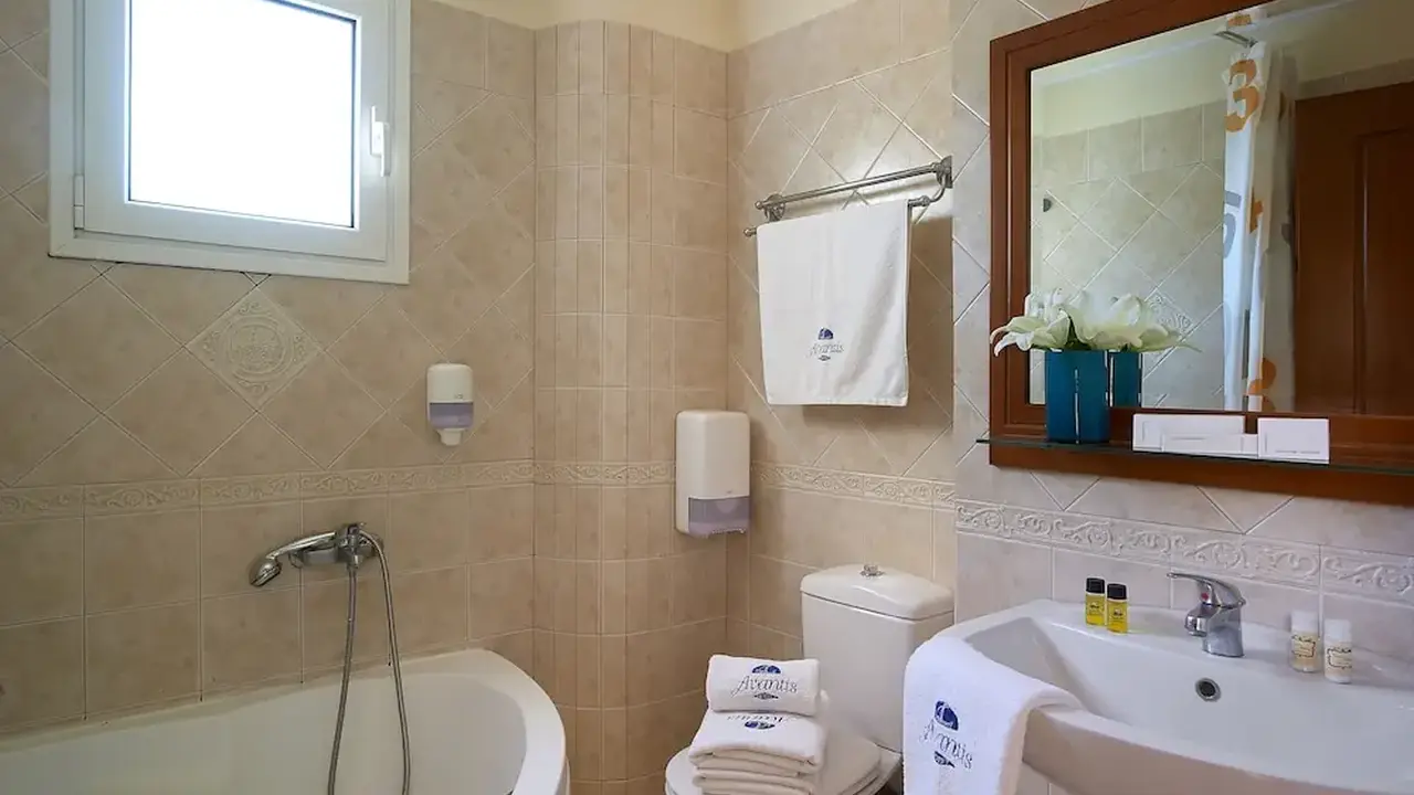 Avantis Suites Hotel