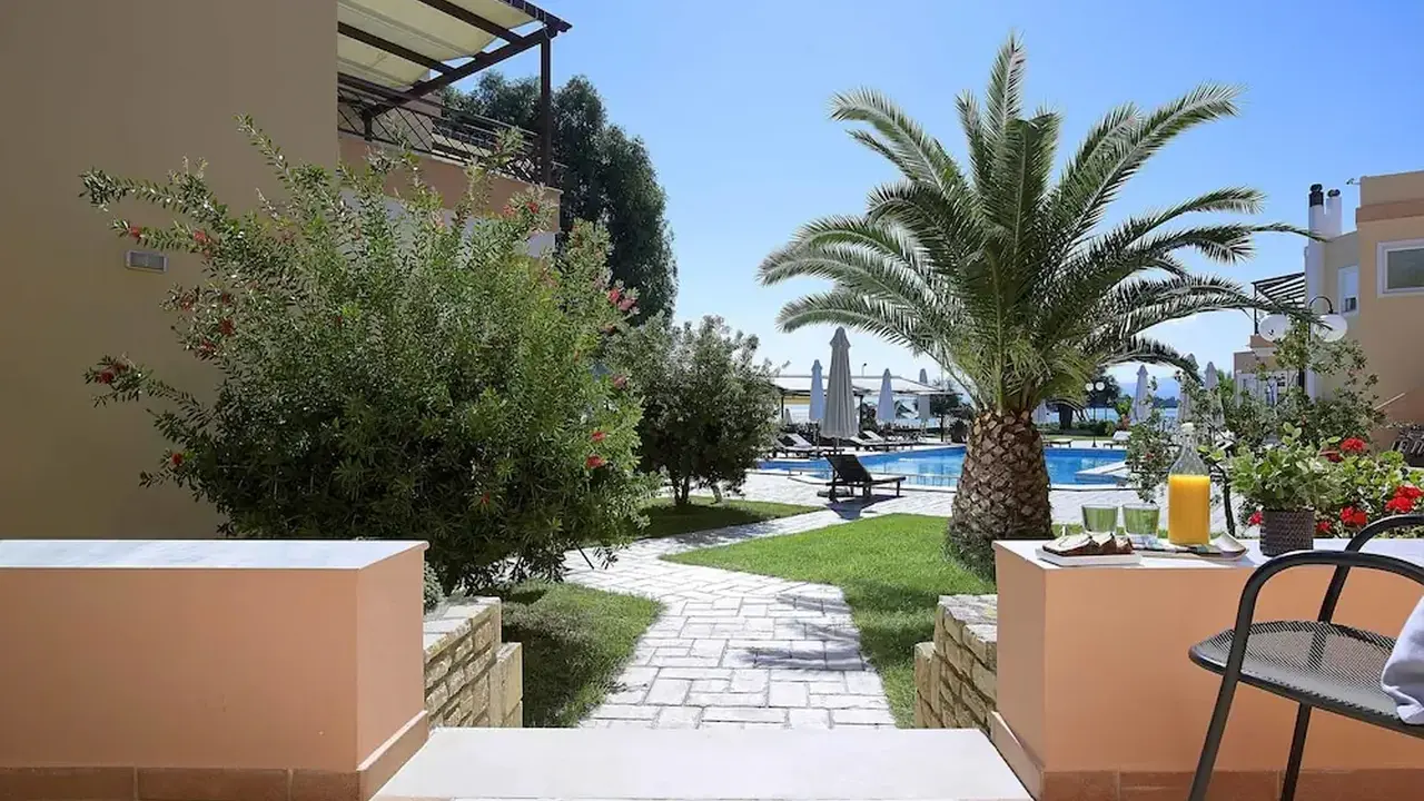 Avantis Suites Hotel
