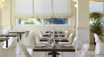 Avantis Suites Hotel