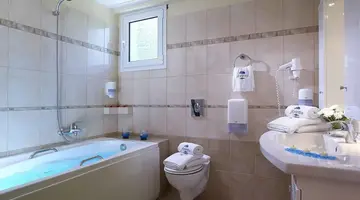 Avantis Suites Hotel