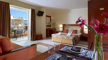 Avantis Suites Hotel