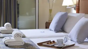 Avantis Suites Hotel
