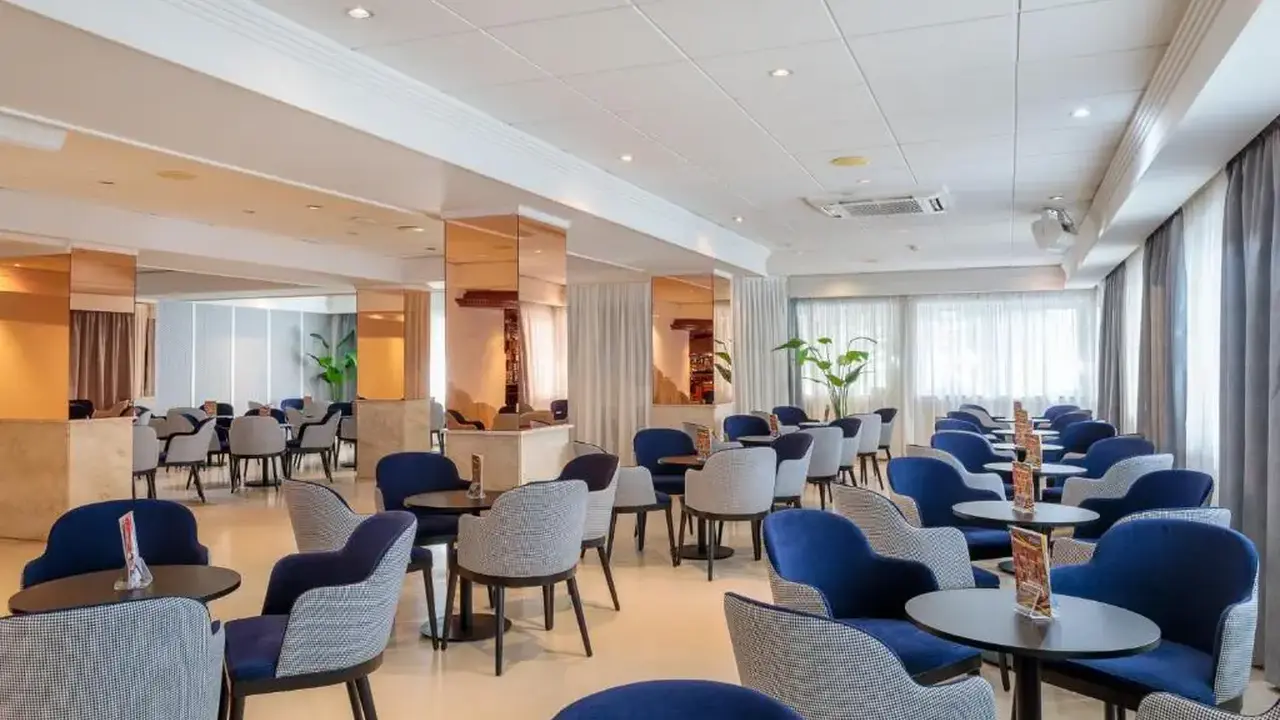 Avenida Hotel