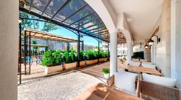 Avenue Deluxe Aparthotel