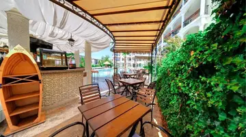 Avenue Deluxe Aparthotel