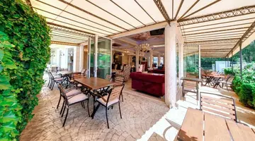 Avenue Deluxe Aparthotel