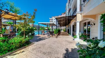 Avenue Deluxe Aparthotel