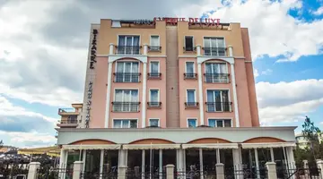 AVENUE DELUXE