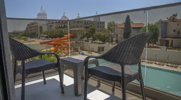 AVIA RESORT & SPA