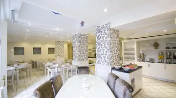 Avicenna Hotel